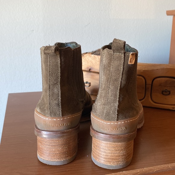 El Naturalista Lux Suede Kenita Land Booties - Picture 4 of 9